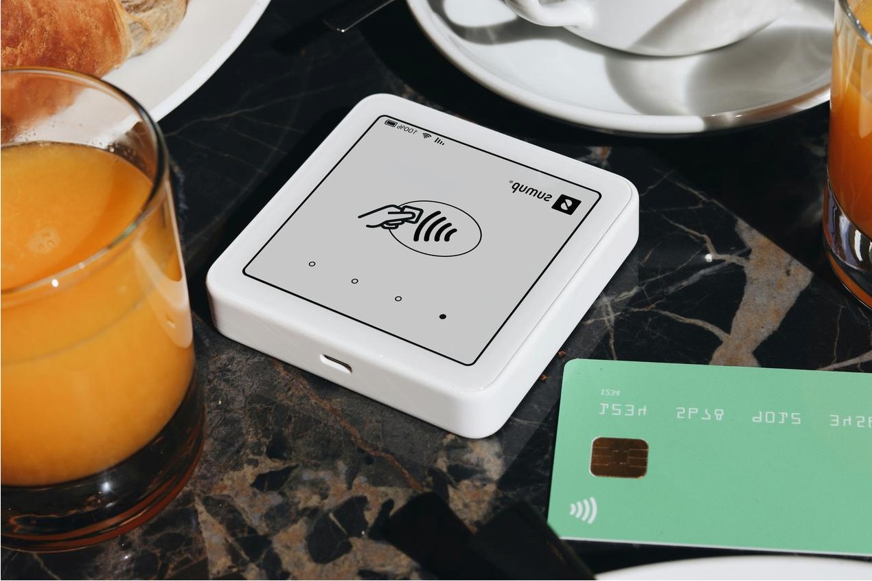 Advisor helping family